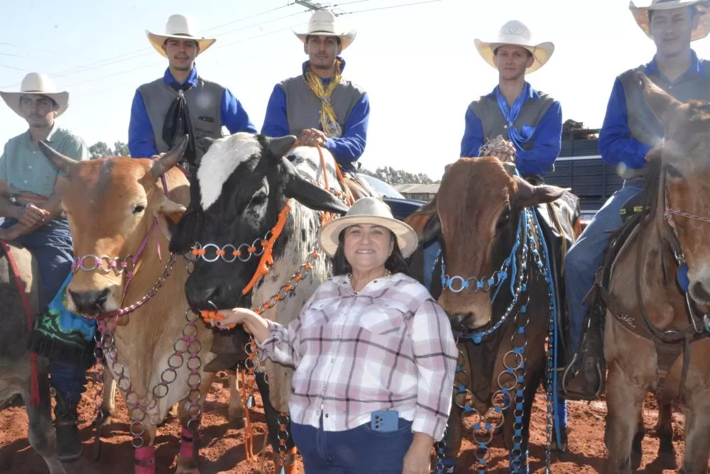 Gleria 02: Cavalgada movimenta Jateí e celebra tradição na Festa da Fogueira. (Confira as foto)