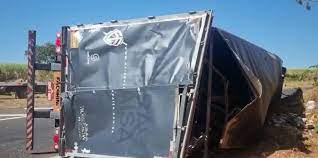 Maiara e Maraisa não estavam no veículo, que transportava apenas equipamentos de som da dupla — Foto: Redes Sociais/Reprodução