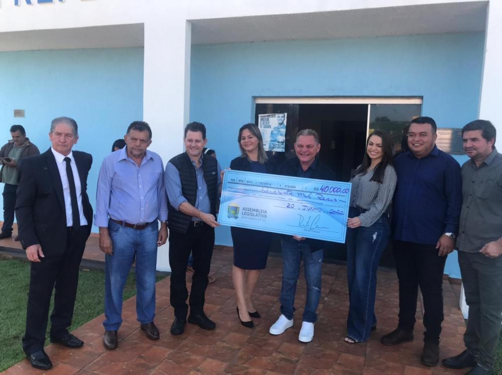 Renato Câmara com o prefeito Gustavo Sprotte durante festividades em comemoração aos 57 anos de Bandeirantes / Foto: Assessoria