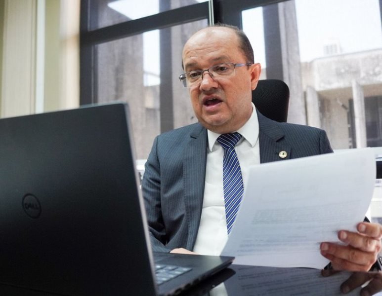 Ao cumprimentar Reitor, Barbosinha diz que UFGD merece retomada democrática