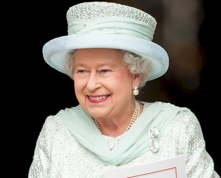 Morre a rainha Elizabeth 2ª após 70 anos o trono britânico / Imagens: Reprodução/Facebook/The Royal Family