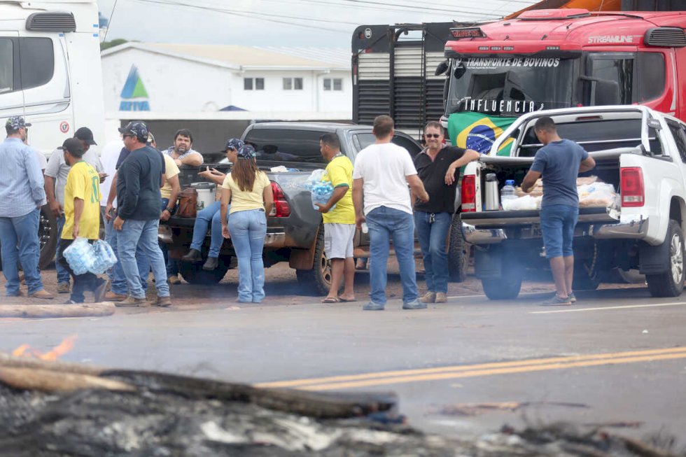 Justiça Federal proíbe caminhoneiros de bloquearem rodovias em MS - Marcelo Victor/Correio do Estado
