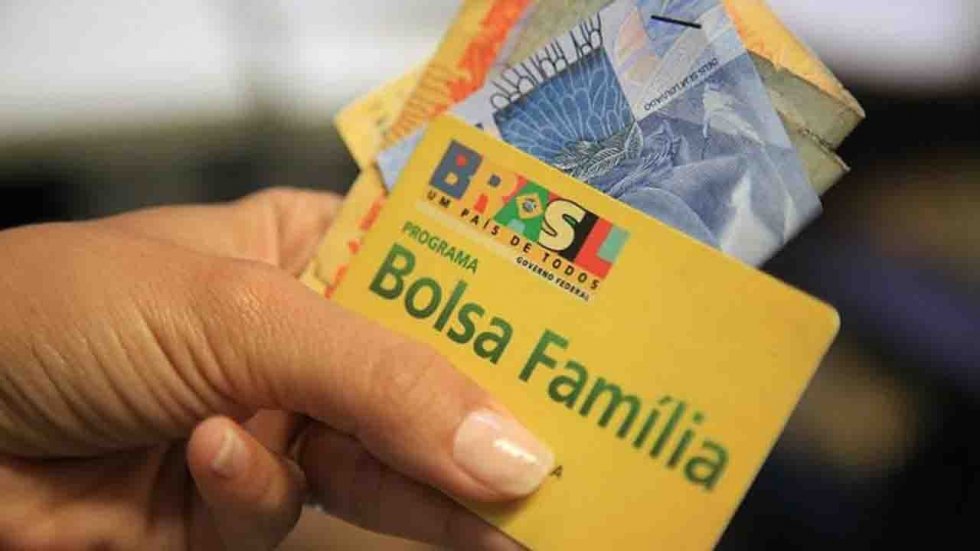 Nome do programa volta a se chamar Bolsa Família (Foto: Arquivo)