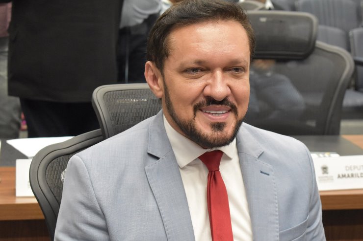 Deputado Lucas de Lima, autor da proposta, argumenta que é preciso encontrar meios para facilitar o acesso à educação superior/ Foto: Luciana Nassar