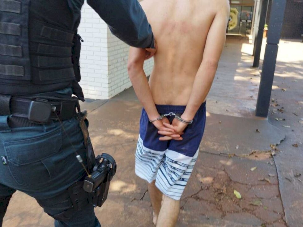Jovem foi preso pela PM nesta manhã no Jardim Água Boa - Crédito: Osvaldo Duarte/Dourados News