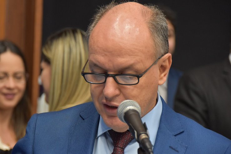 Deputado Junior Mochi apresentou a proposta na sessão plenária desta terça-feira/ Foto: Luciana Nassar