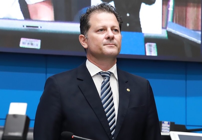 Deputado Renato Câmara, coordenador da Frente Parlamentar do Leite, faz defesa em prol dos produtores do Estado. Foto: Flávio Henrique