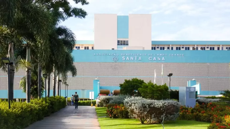 Mãe e filha estão internada na Santa Casa de Campo Grande. (Foto: Nathalia Alcântara, Midiamax)