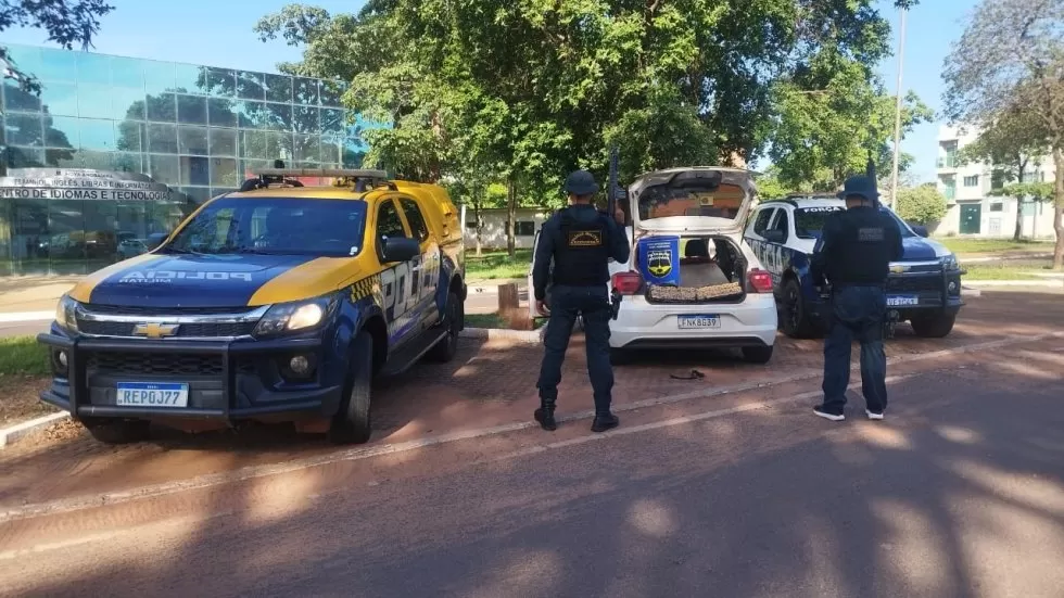 Veículo Polo carregado de tabletes de maconha - Foto: Jornal da Nova