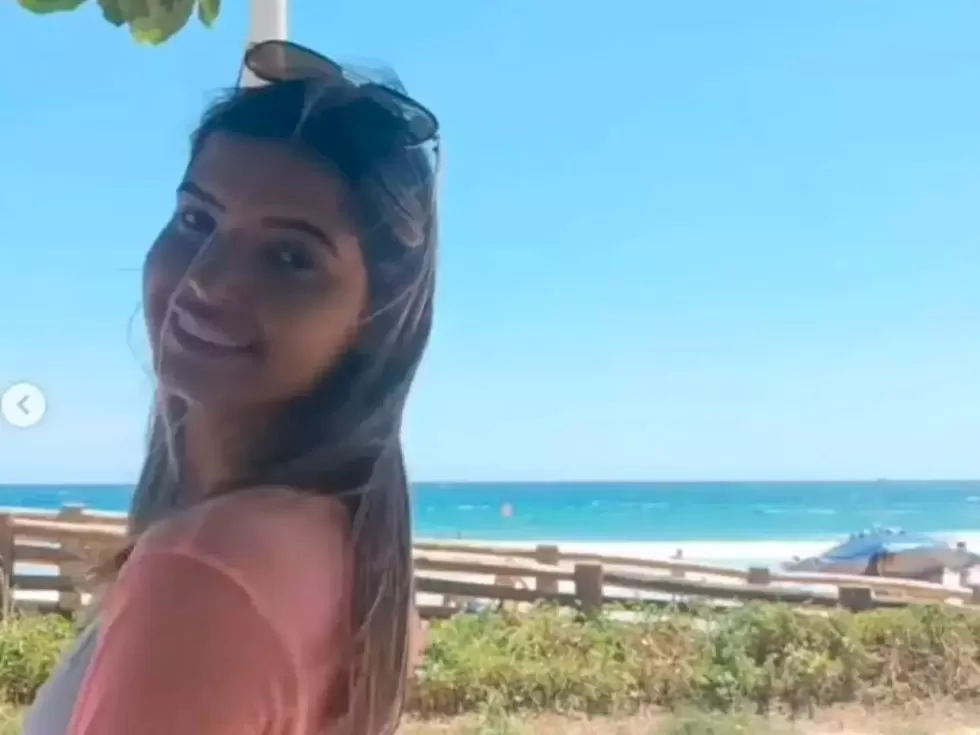 Elem Carolina Macedo Sanches, de 20 anos, em foto postada há 4 dias 'turistando' - Crédito: (Redes Sociais)