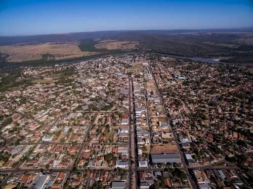 Vista aérea de Coxim, município a 253 quilômetros de Campo Grande. (Foto: Arquivo/Campo Grande News)