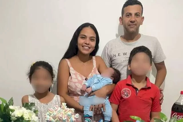 Drielle, marido e filhos em festa de aniversário de bebê. (Foto: Redes sociais)