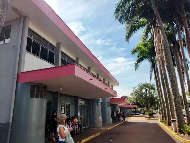 Hospital da Vida, em Dourados, que está sem leito de UTI disponível (Foto: Direto das Ruas)