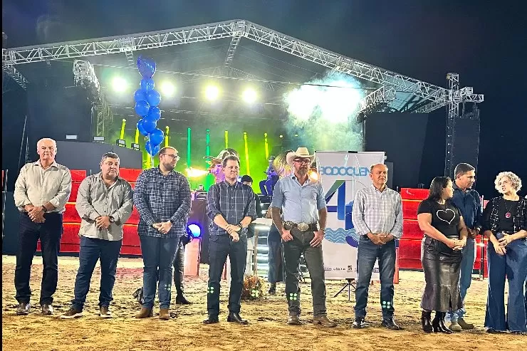 Autoridades prestigiam abertura do 1º Bodoquena Rodeio Festival após mais de uma década
