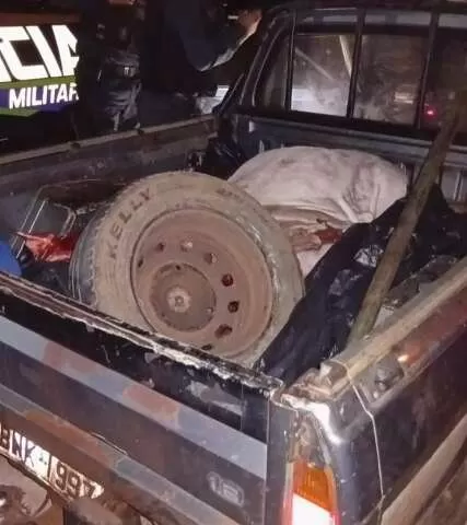 Carne furtada dentro da carroceria da Pampa (Foto: Alfredo Neto | JPNews)