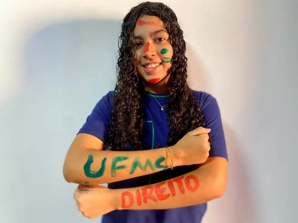 Adolescente conquistou na Justiça o direito de cursar universidade - Crédito: Divulgação