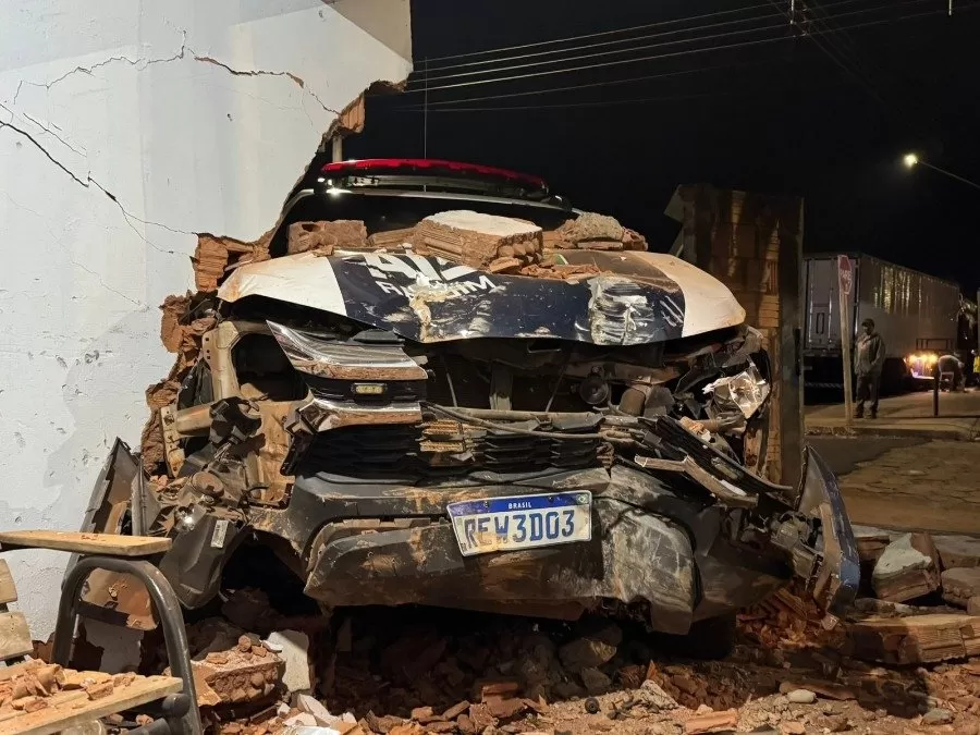 Acidente aconteceu na noite dessa quarta-feira (2), no Ulisses Pinheiro - Fotos: Jornal da Nova