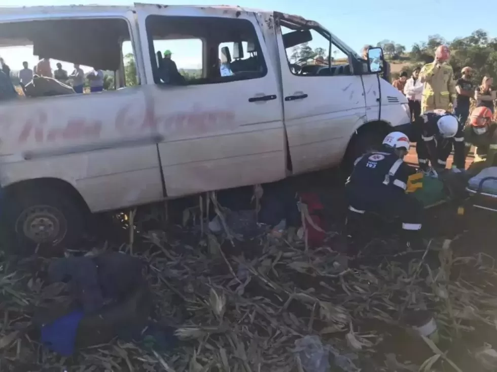 A van transportava trabalhadores rurais - Crédito: Portal Nova Santa Rosa