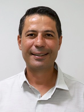 Prefeito Cléber assegura recursos que garantem transporte para os universitários de Vicentina