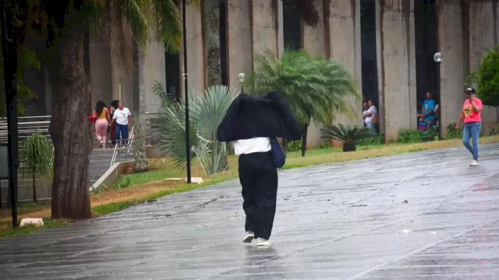 Diversos bairros em Campo Grande registraram chuvas nesta segunda-feira (Foto: Pietra Dorneles, Midiamax)