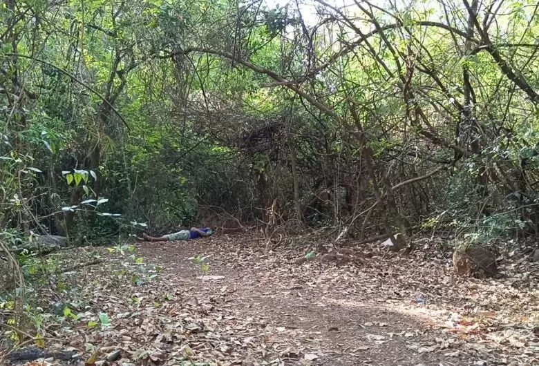 Corpo encontrado pela polícia - Crédito: Osvaldo Duarte/Dourados News