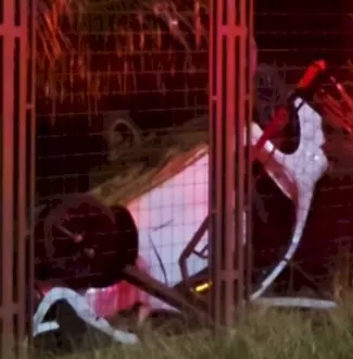 Carro capotado na Avenida Gury Marques (Foto: Direto das Ruas)