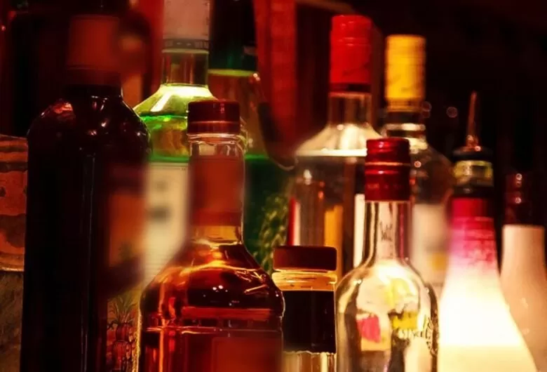 A recomendação também orienta sobre sinais de adulteração, como lacres tortos, embalagens com rebarbas, erros de ortografia em rótulos, divergência de lotes e odor de solvente - Crédito: Divulgação/MPMS