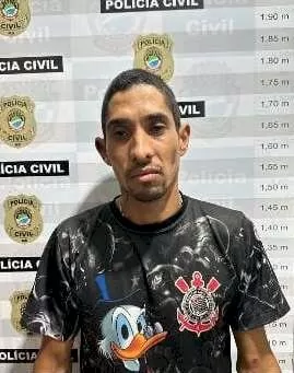 Carlos Alberto da Silva, 38 anos, suspeito de matar a tiros a companheira Andrea Ferreira, 40 de idade. (Foto: Reprodução/Polícia Civil)