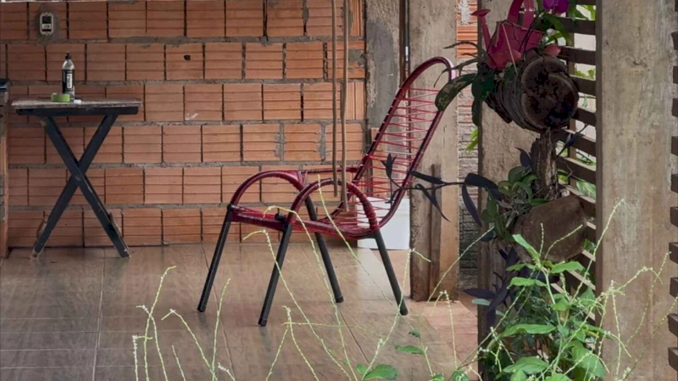 Varanda de casa onde Luana pediu socorro. (Foto: Leonardo de França/Midiamax)