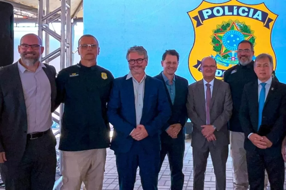 Autoridades federais, estaduais e do Legislativo acompanham a entrega da Delegacia Especializada de Fronteira em Dourados, estrutura projetada para fortalecer ações integradas e aprimorar o enfrentamento ao crime transfronteiriço.