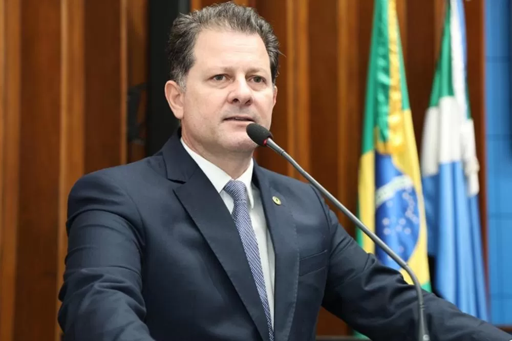 Deputado Renato Câmara (MDB), coordenador da Frente Parlamentar de Regularização Fundiária, celebra a decisão do TJMS que ampliou para um ano a validade das certidões de transcrição e matrículas encerradas. A medida, articulada pela Frente em parceria com