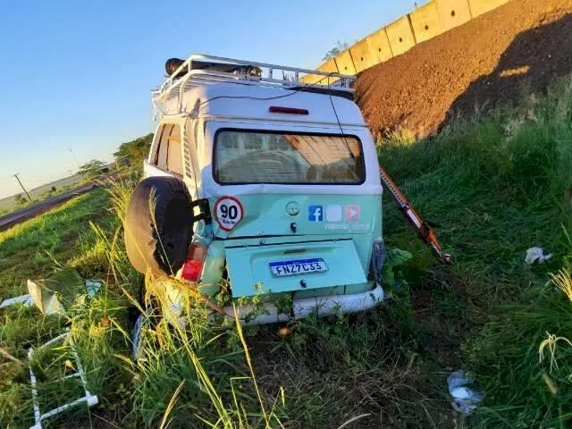 Vítimas eram condutor e passageiro de Kombi. (Foto: Reprodução)