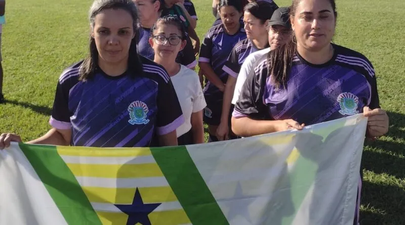 Vicentina faz história ao participar pela primeira vez de torneio estadual de futebol feminino