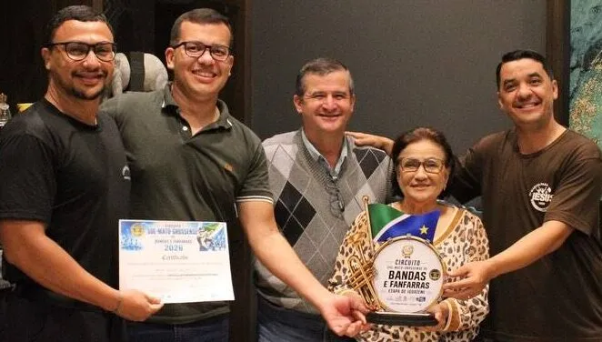 Prefeita Cileide reafirma apoio à Banda Musical Raio de Luz e recebe homenagem pela participação em festival estadual