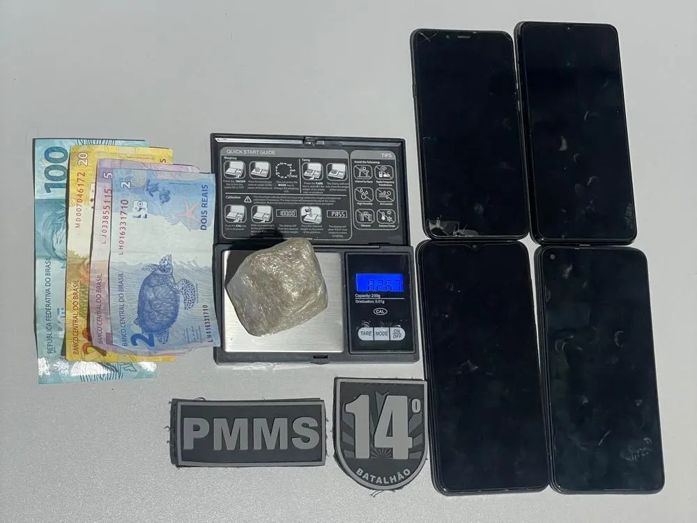 Casal é preso por tráfico de drogas durante ação da Polícia Militar e Força Tática em Glória de Dourados
