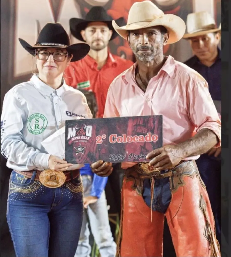 Morador de Glória de Dourados conquista 2º lugar no Cutiano durante rodeio da Feira Agro Angélica