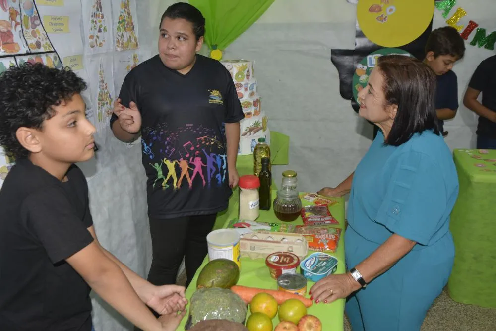 Prefeita Cileide Cabral participa da 14ª Feira do Agricultor da Escola Joaquim Viana, em Nova Esperança